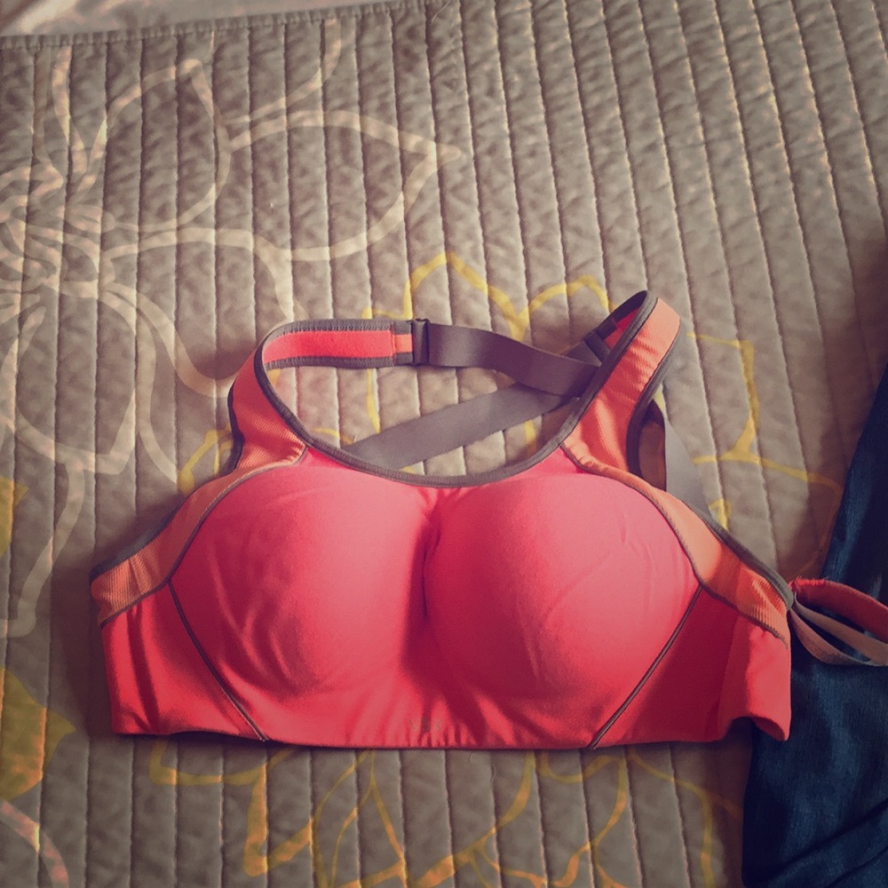 36C VICTORIA SECRET sports bra